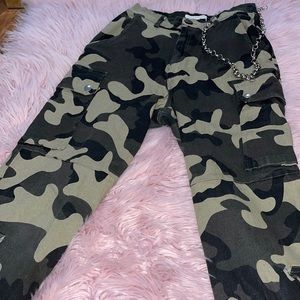 Forever 21 cargo pants size M